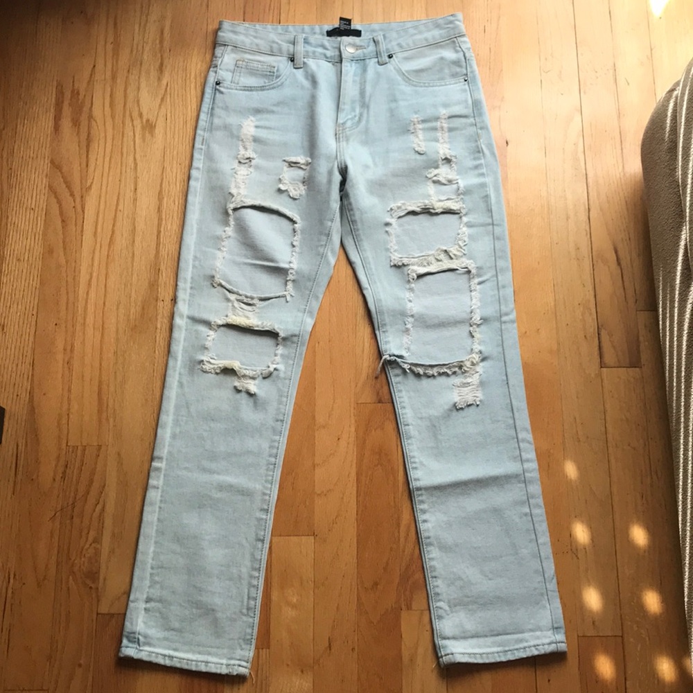 Forever 21 Lightwash Grungy Jeans